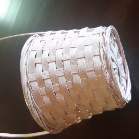 Pink wicker circle basket - Picture 6 of 12